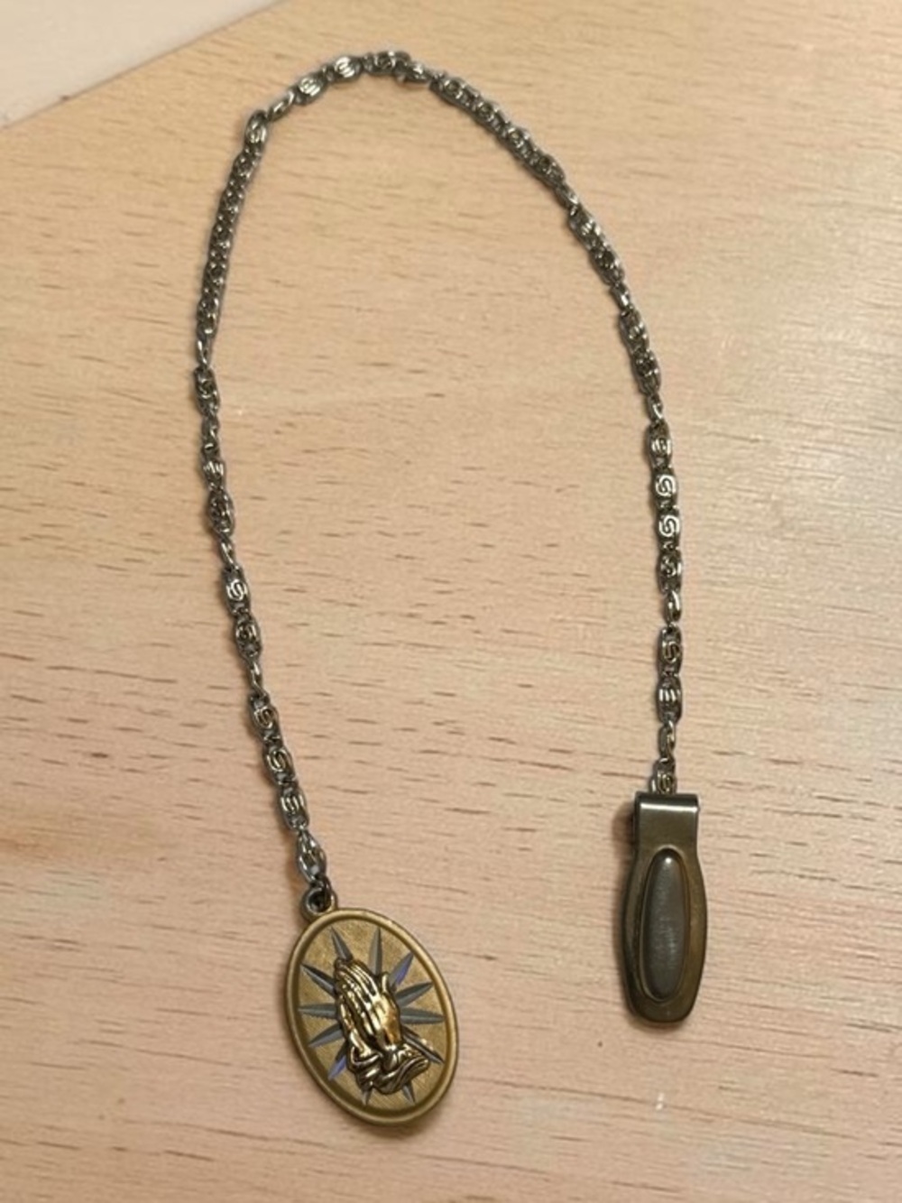 🫶🏻 Vintage Two-Tone Medal Bookmark with Praying Hands